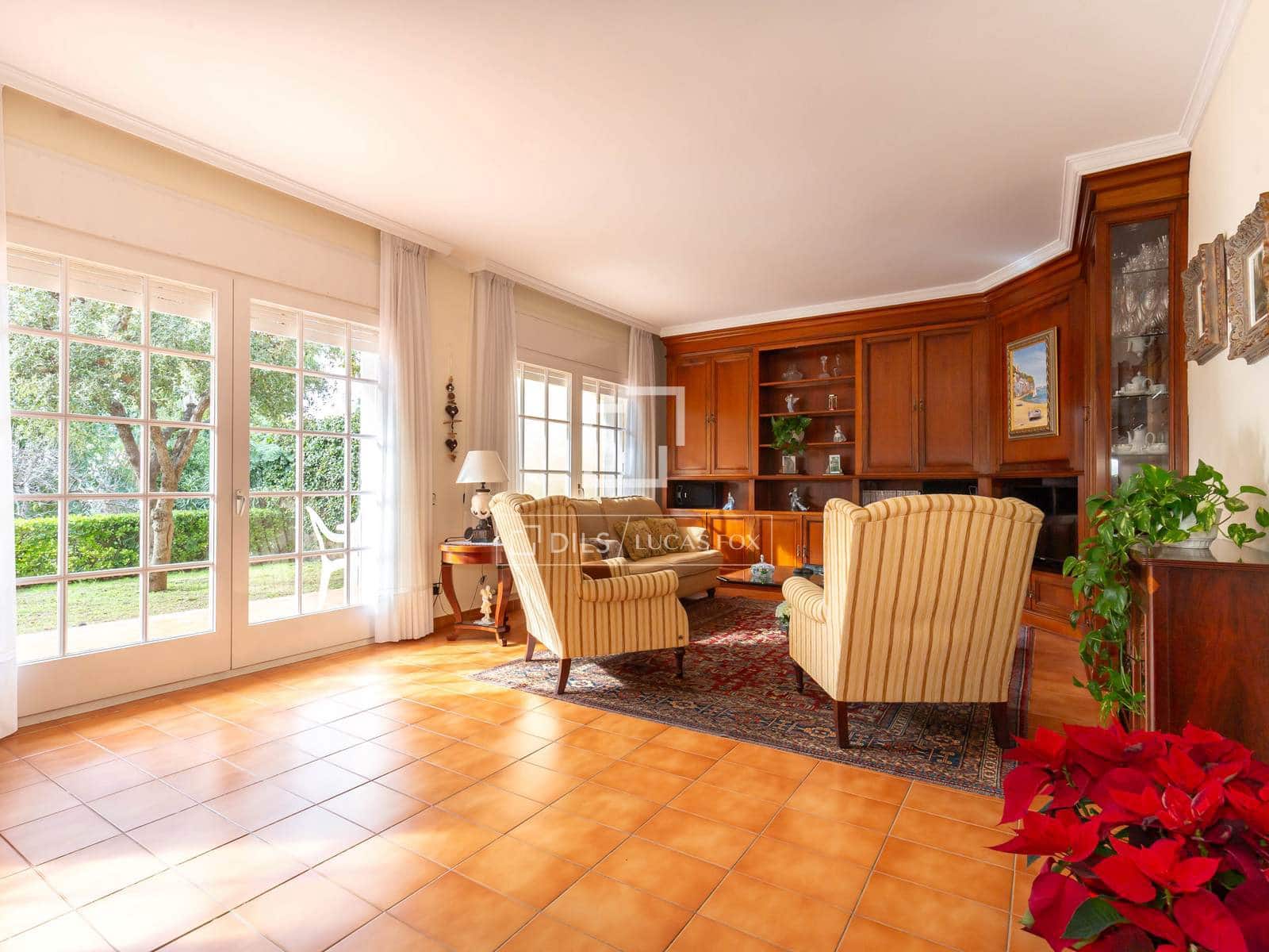 6 bedroom Villa for sale in Sant Just Desvern with garage - € 1,480,000 (Ref: 9522835)