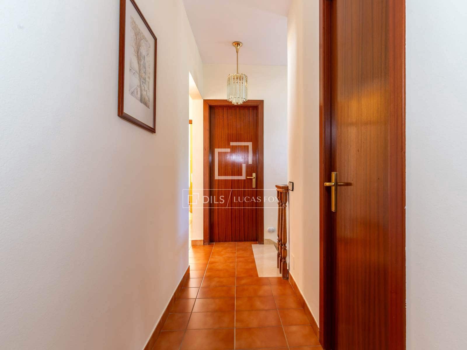 6 bedroom Villa for sale in Sant Just Desvern with garage - € 1,480,000 (Ref: 9522835)