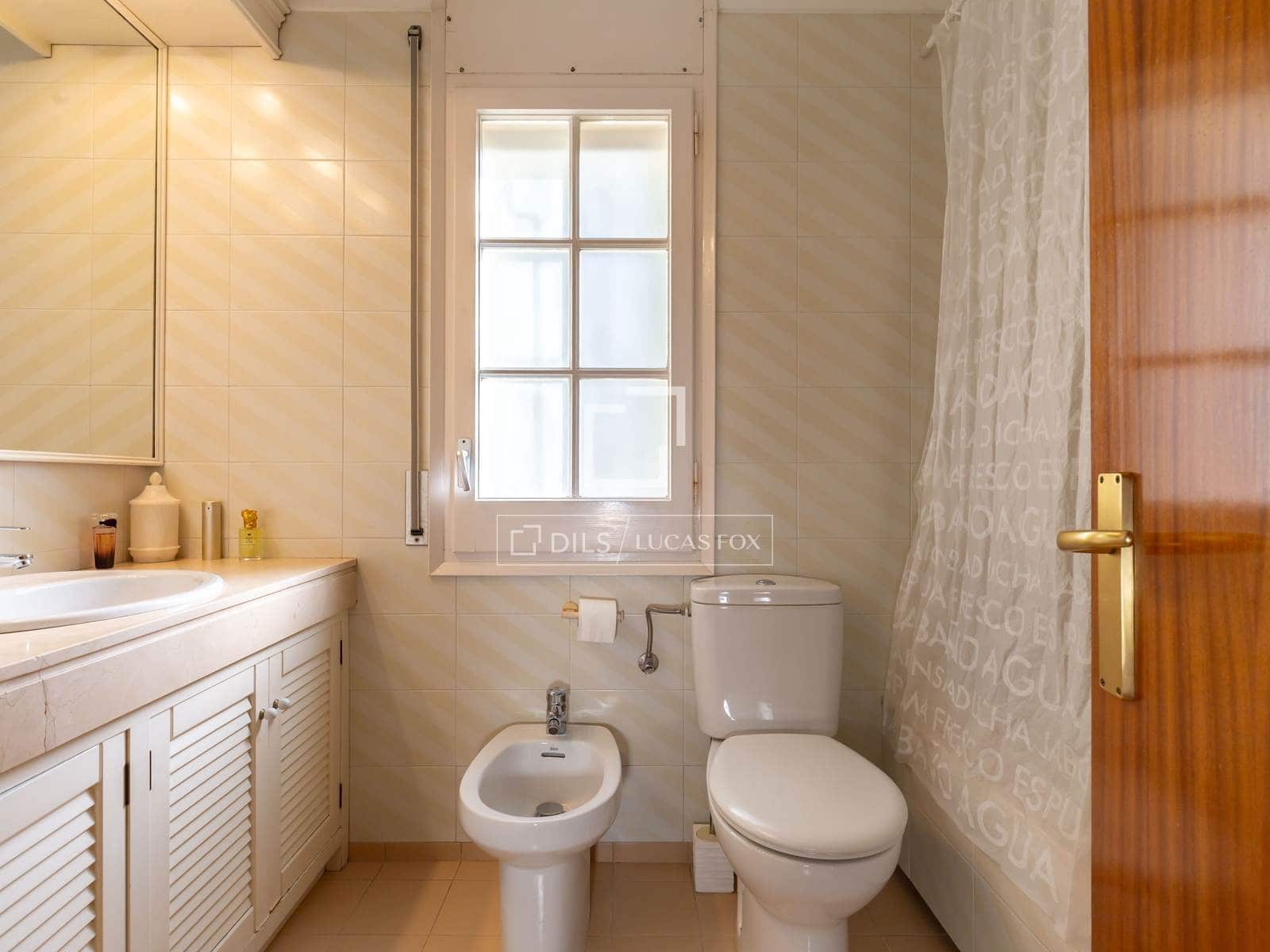 6 bedroom Villa for sale in Sant Just Desvern with garage - € 1,480,000 (Ref: 9522835)