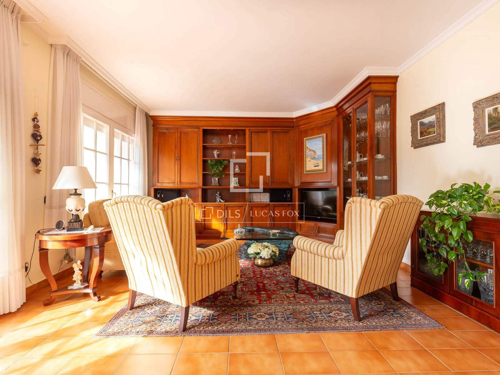 6 bedroom Villa for sale in Sant Just Desvern with garage - € 1,480,000 (Ref: 9522835)