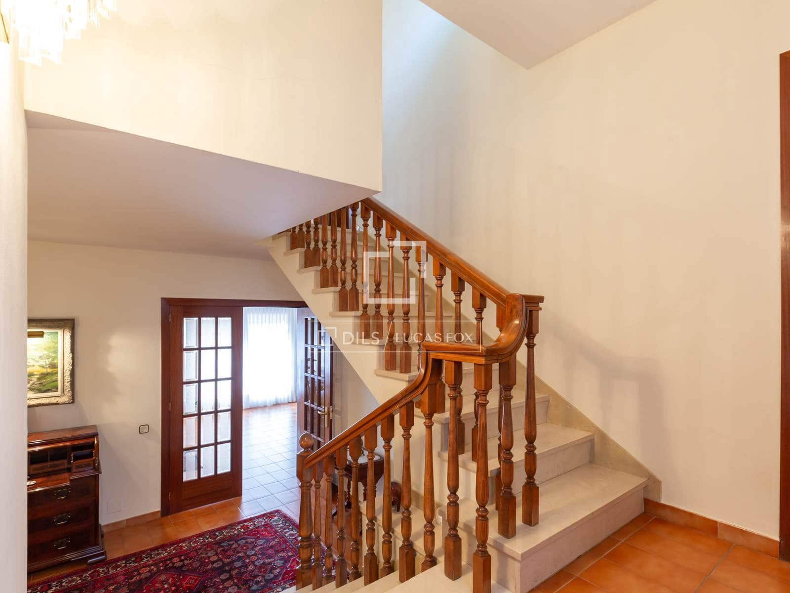 6 bedroom Villa for sale in Sant Just Desvern with garage - € 1,480,000 (Ref: 9522835)