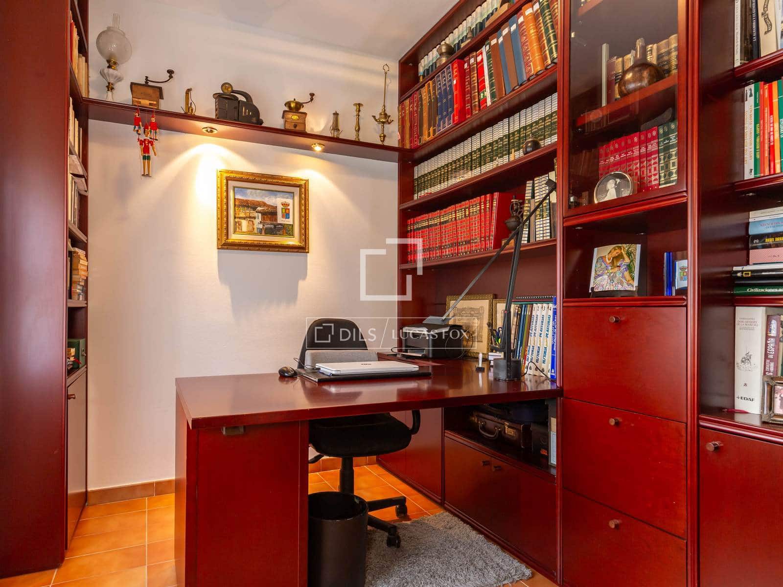 6 bedroom Villa for sale in Sant Just Desvern with garage - € 1,480,000 (Ref: 9522835)