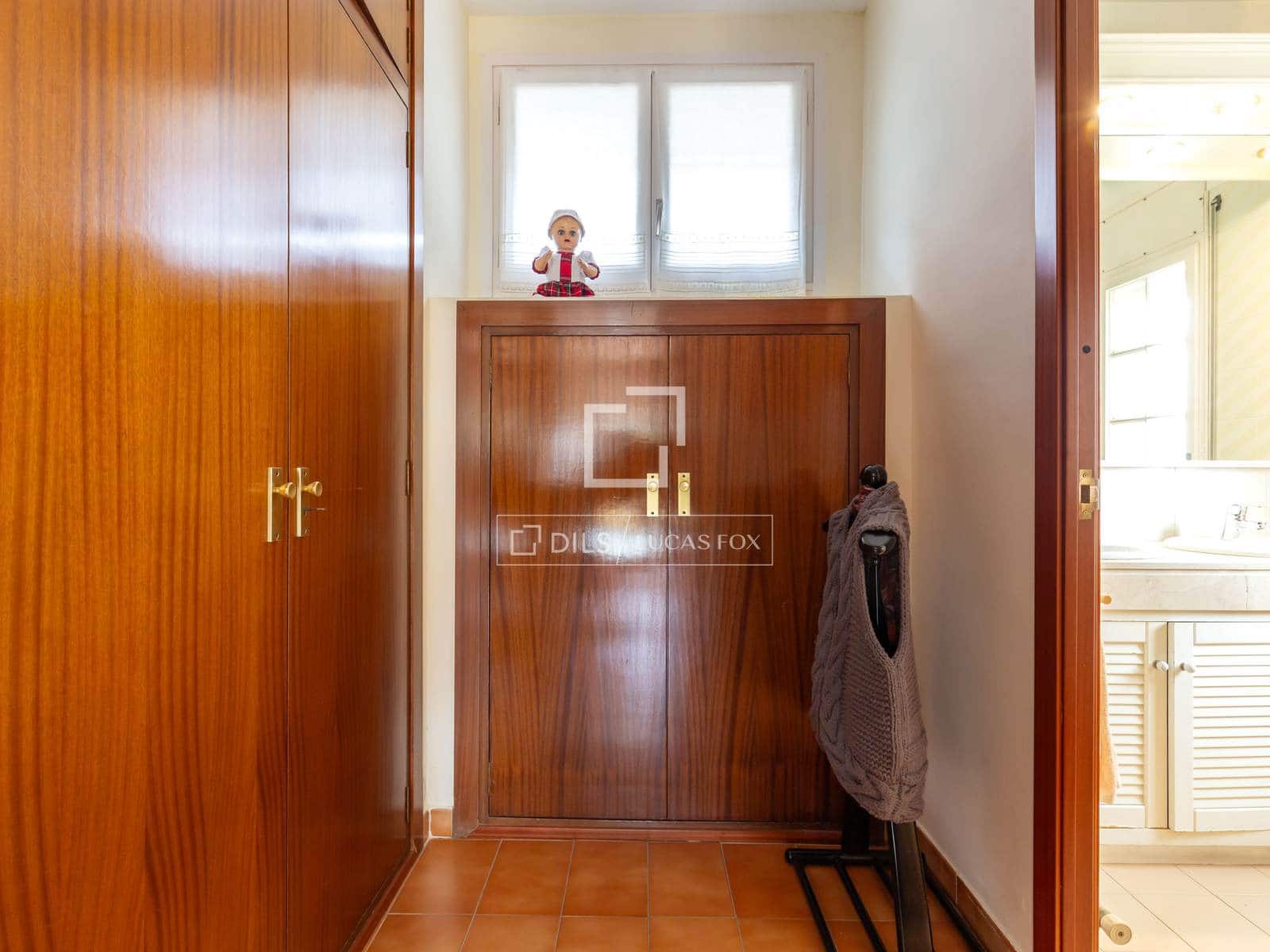 6 bedroom Villa for sale in Sant Just Desvern with garage - € 1,480,000 (Ref: 9522835)