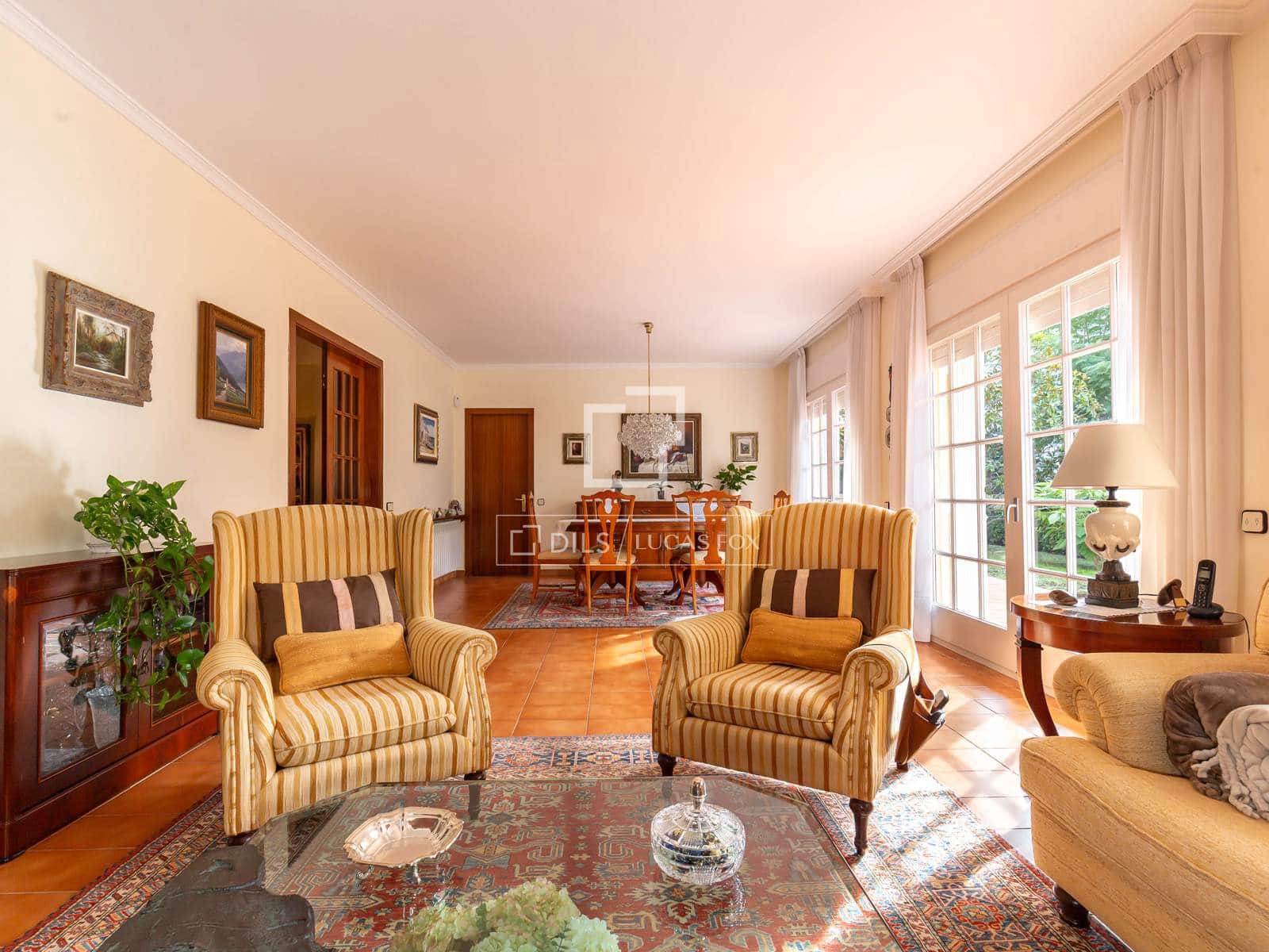 6 bedroom Villa for sale in Sant Just Desvern with garage - € 1,480,000 (Ref: 9522835)