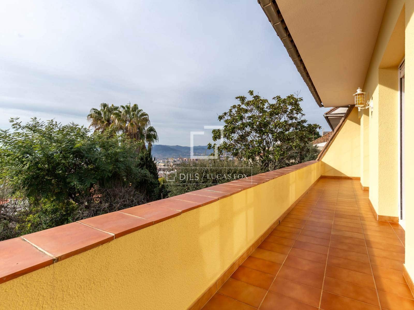 6 bedroom Villa for sale in Sant Just Desvern with garage - € 1,480,000 (Ref: 9522835)