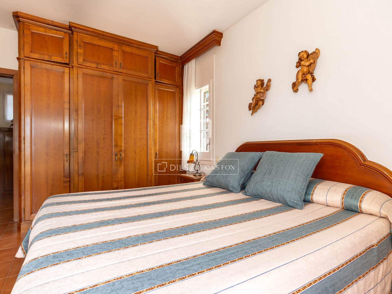 6 bedroom Villa for sale in Sant Just Desvern with garage - € 1,480,000 (Ref: 9522835)