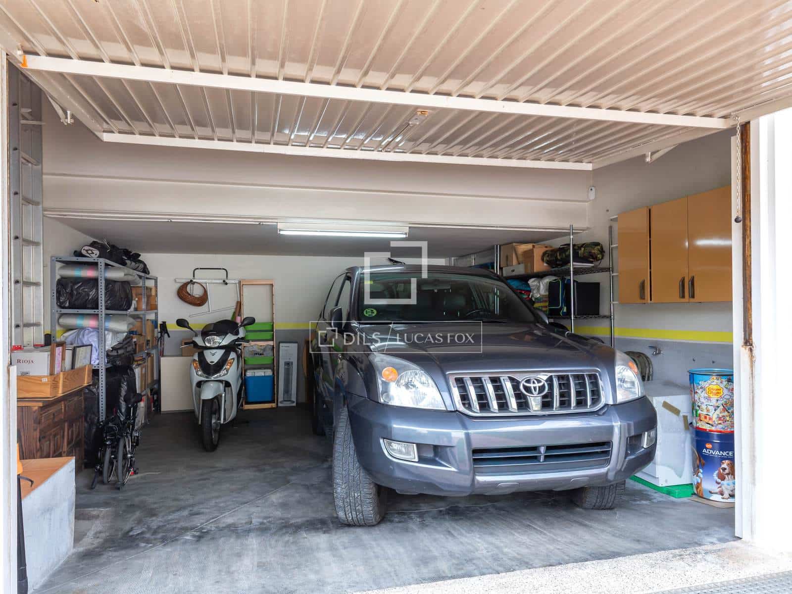 6 bedroom Villa for sale in Sant Just Desvern with garage - € 1,480,000 (Ref: 9522835)