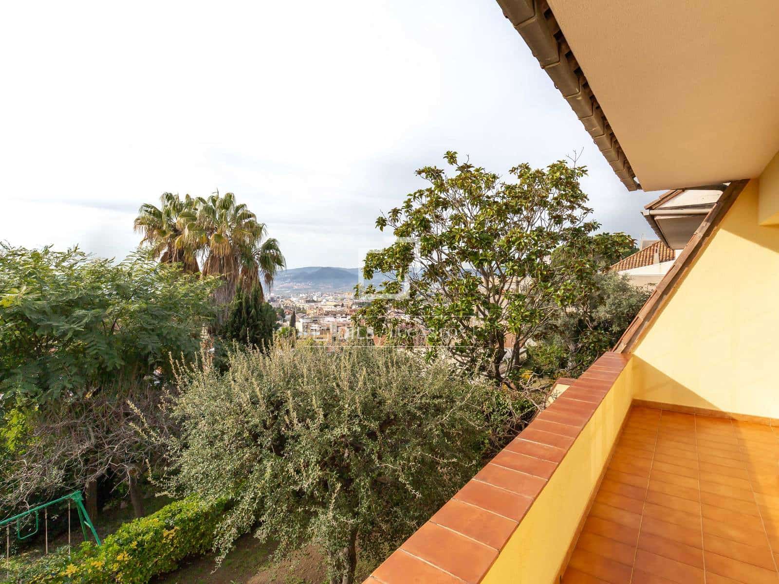 6 bedroom Villa for sale in Sant Just Desvern with garage - € 1,480,000 (Ref: 9522835)