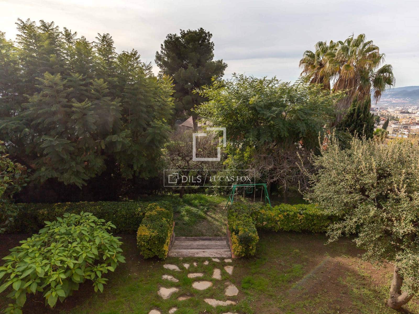 6 bedroom Villa for sale in Sant Just Desvern with garage - € 1,480,000 (Ref: 9522835)