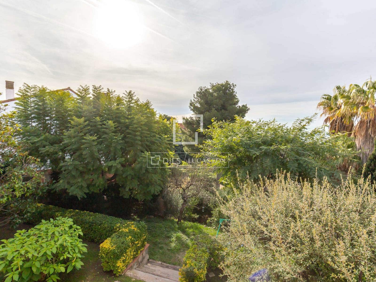 6 bedroom Villa for sale in Sant Just Desvern with garage - € 1,480,000 (Ref: 9522835)