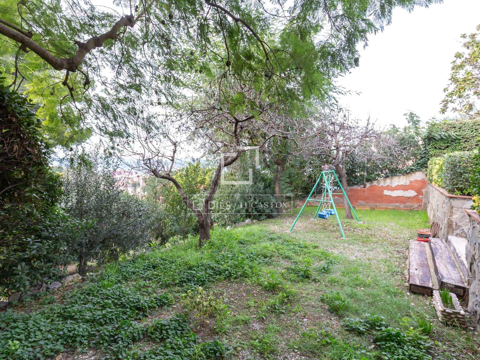 6 bedroom Villa for sale in Sant Just Desvern with garage - € 1,480,000 (Ref: 9522835)