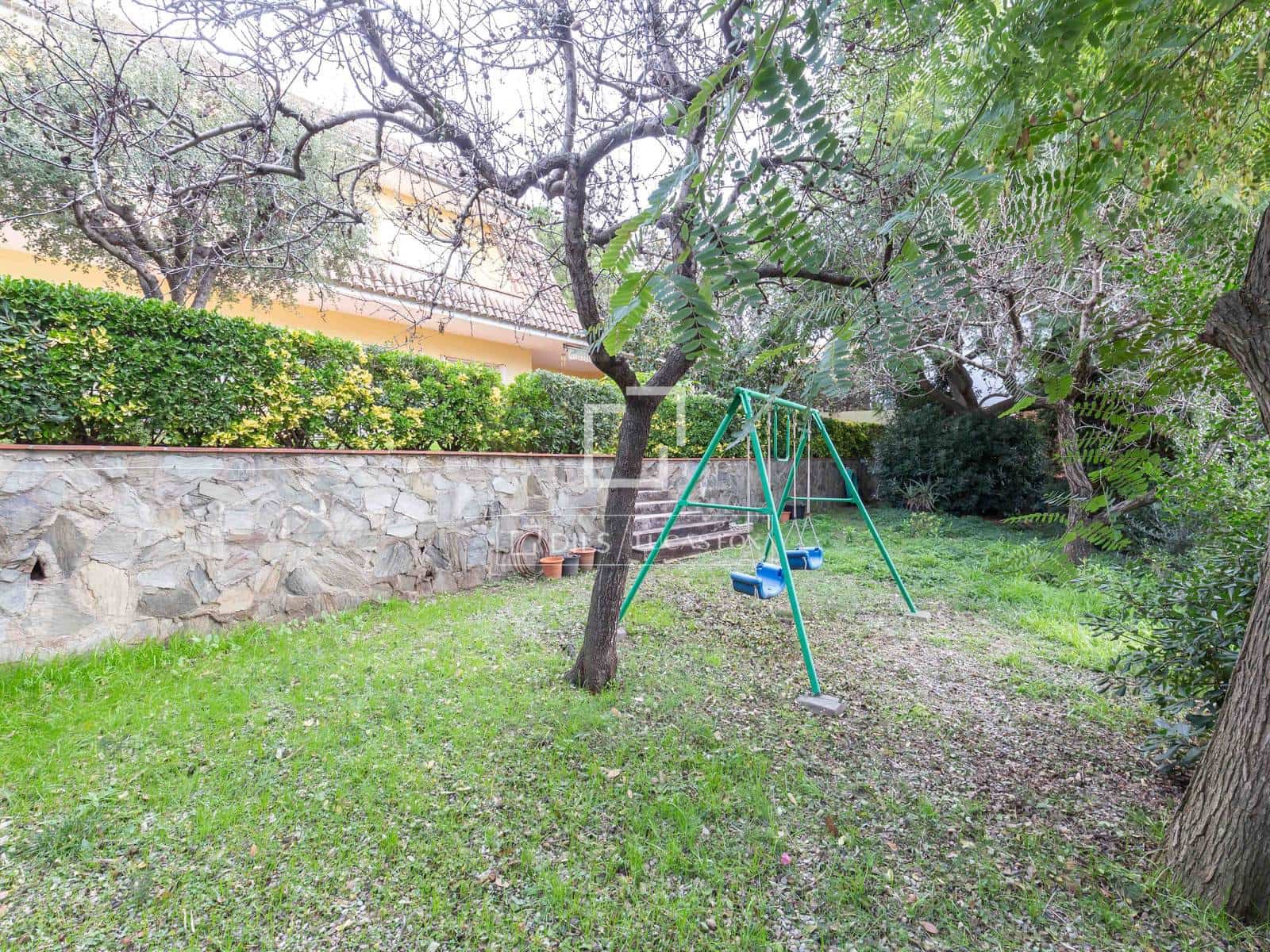 6 bedroom Villa for sale in Sant Just Desvern with garage - € 1,480,000 (Ref: 9522835)