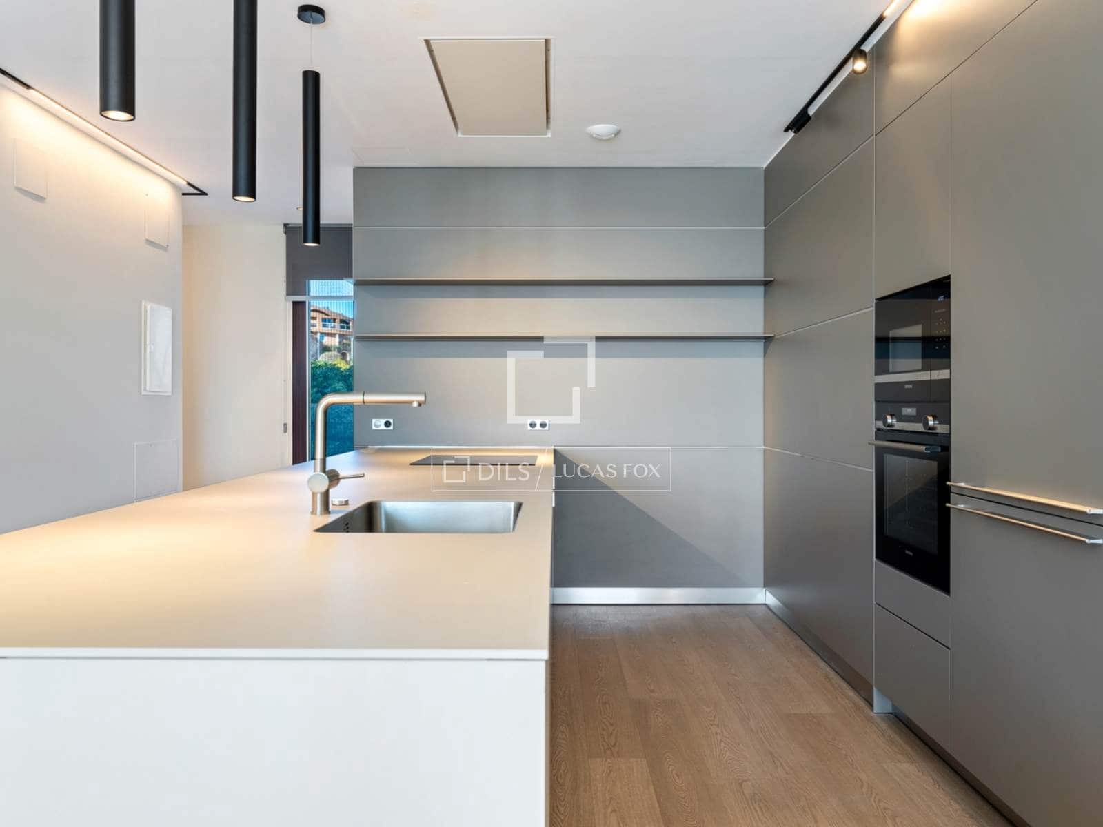 3 sypialnia Apartament na sprzedaż w Miasto Tarragona z basenem garażem - 945 000 € (Ref: 9523306)