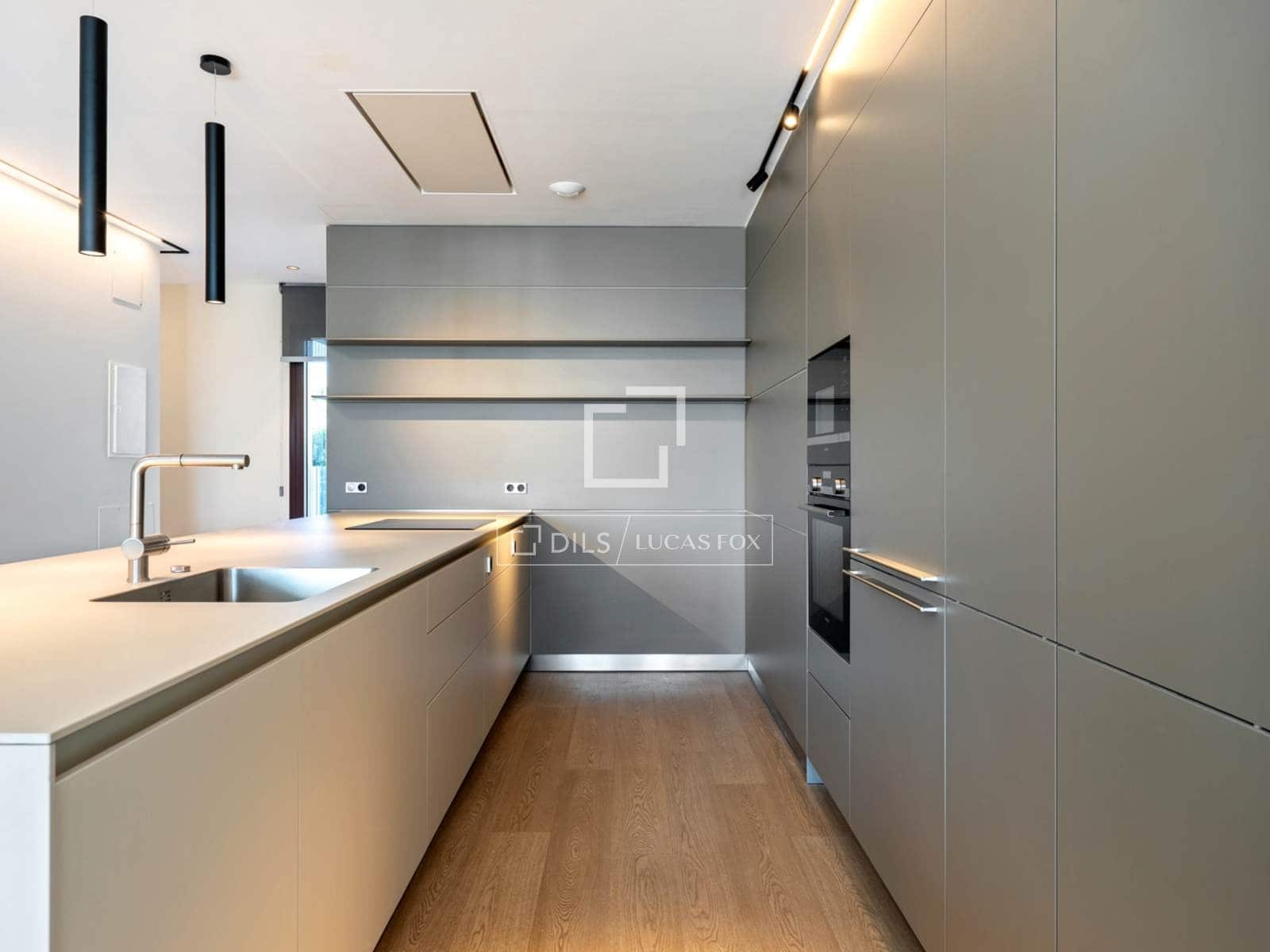 3 sypialnia Apartament na sprzedaż w Miasto Tarragona z basenem garażem - 945 000 € (Ref: 9523306)