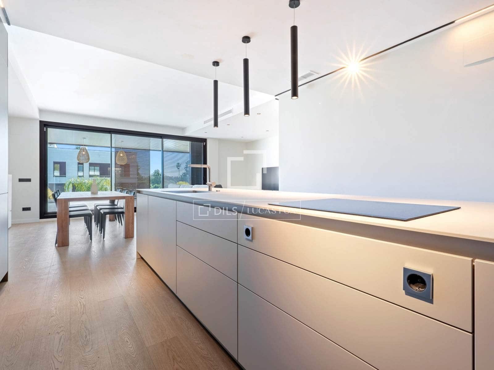 3 sypialnia Apartament na sprzedaż w Miasto Tarragona z basenem garażem - 945 000 € (Ref: 9523306)