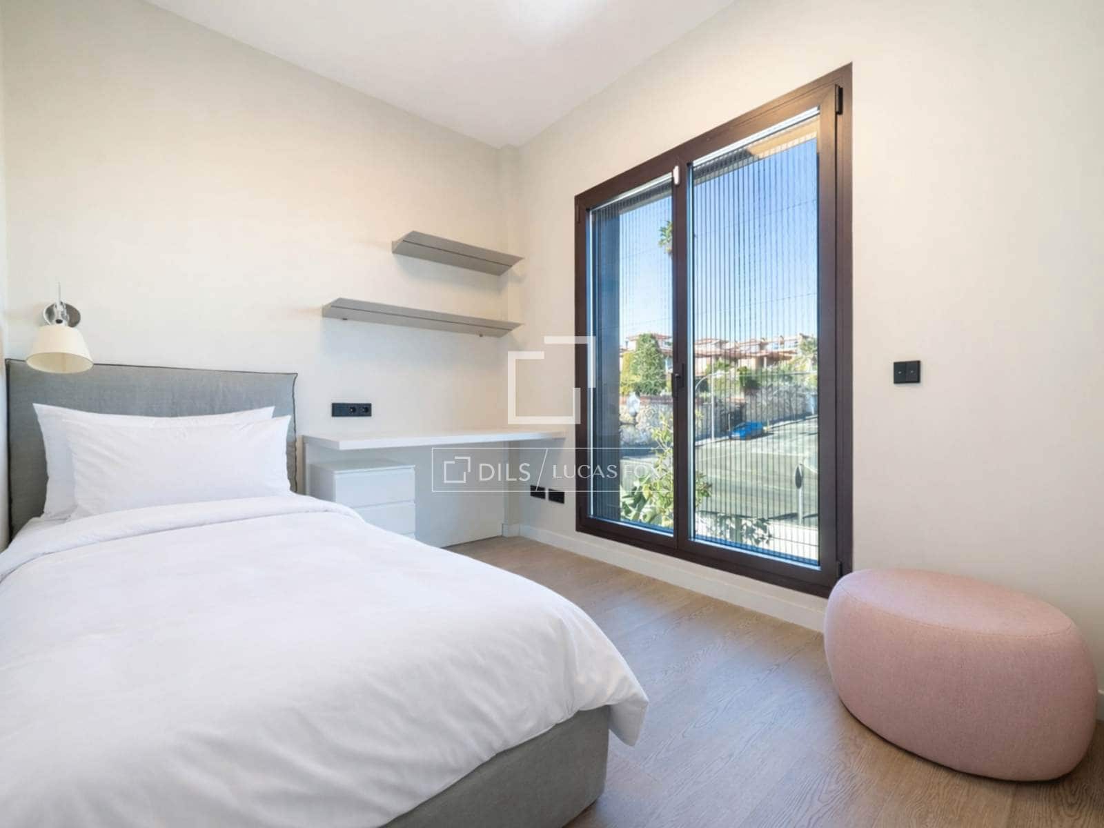 3 sypialnia Apartament na sprzedaż w Miasto Tarragona z basenem garażem - 945 000 € (Ref: 9523306)