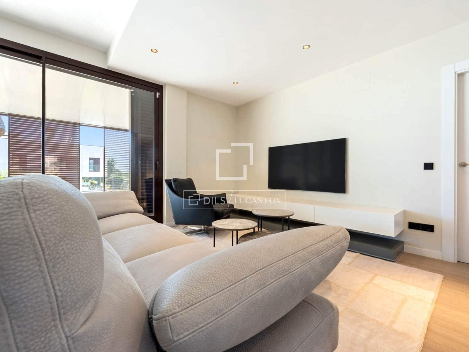 3 sypialnia Apartament na sprzedaż w Miasto Tarragona z basenem garażem - 945 000 € (Ref: 9523306)