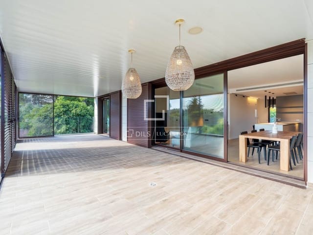 3 sypialnia Apartament na sprzedaż w Miasto Tarragona z basenem garażem - 945 000 € (Ref: 9523306)