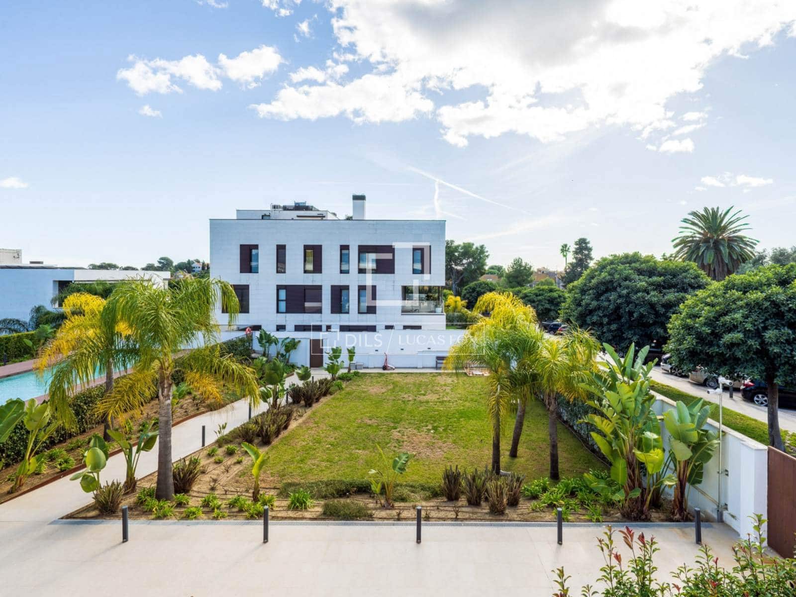 3 sypialnia Apartament na sprzedaż w Miasto Tarragona z basenem garażem - 945 000 € (Ref: 9523306)