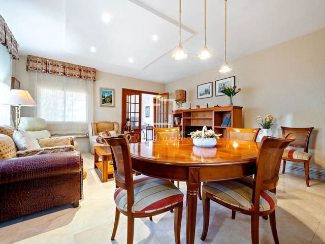 5 camera da letto Villa in vendita in Tarragona città con piscina garage - 495.000 € (Rif: 9523701)