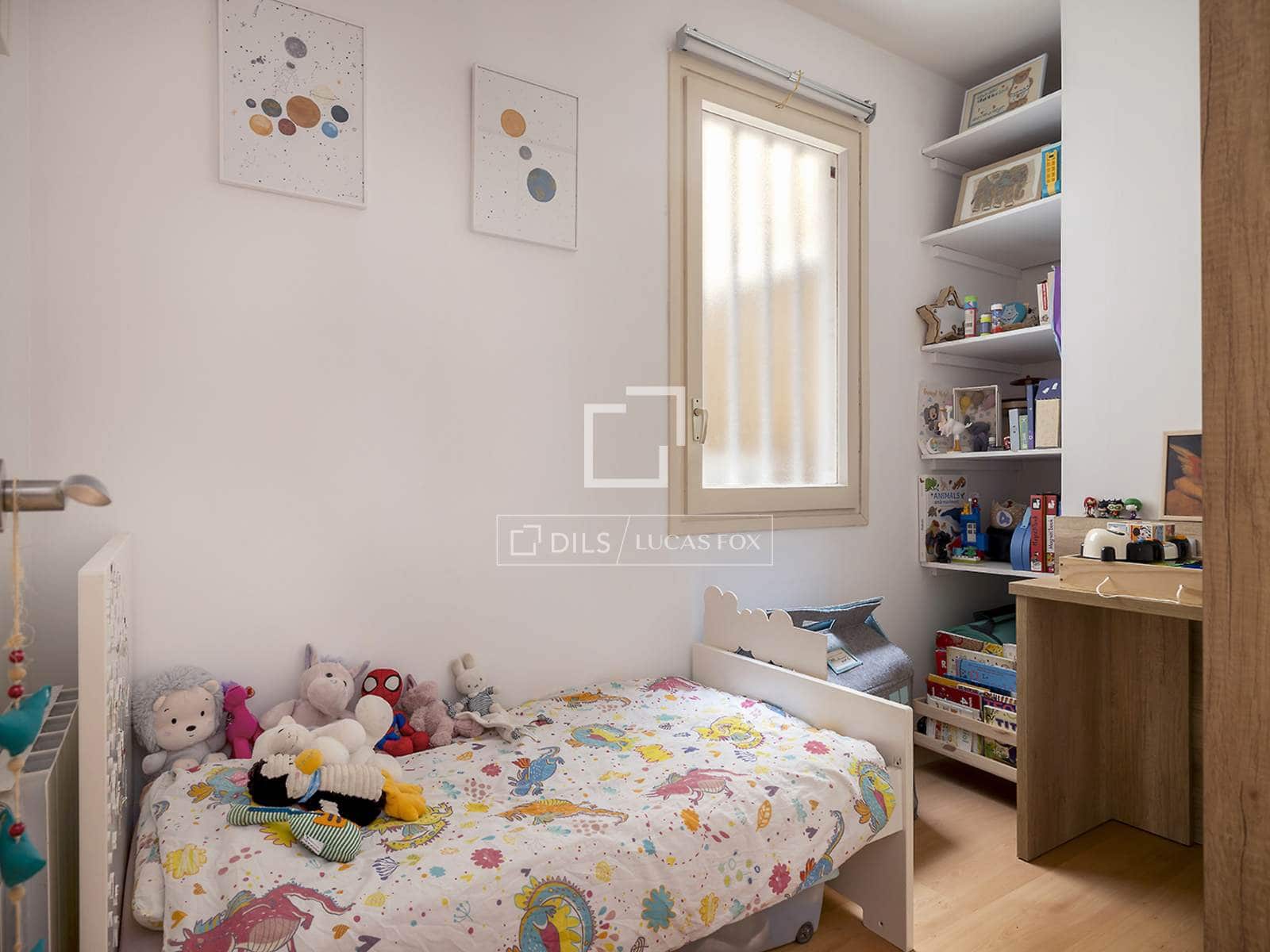 3 bedroom Apartment for sale in Barcelona city - € 450,000 (Ref: 9524578)
