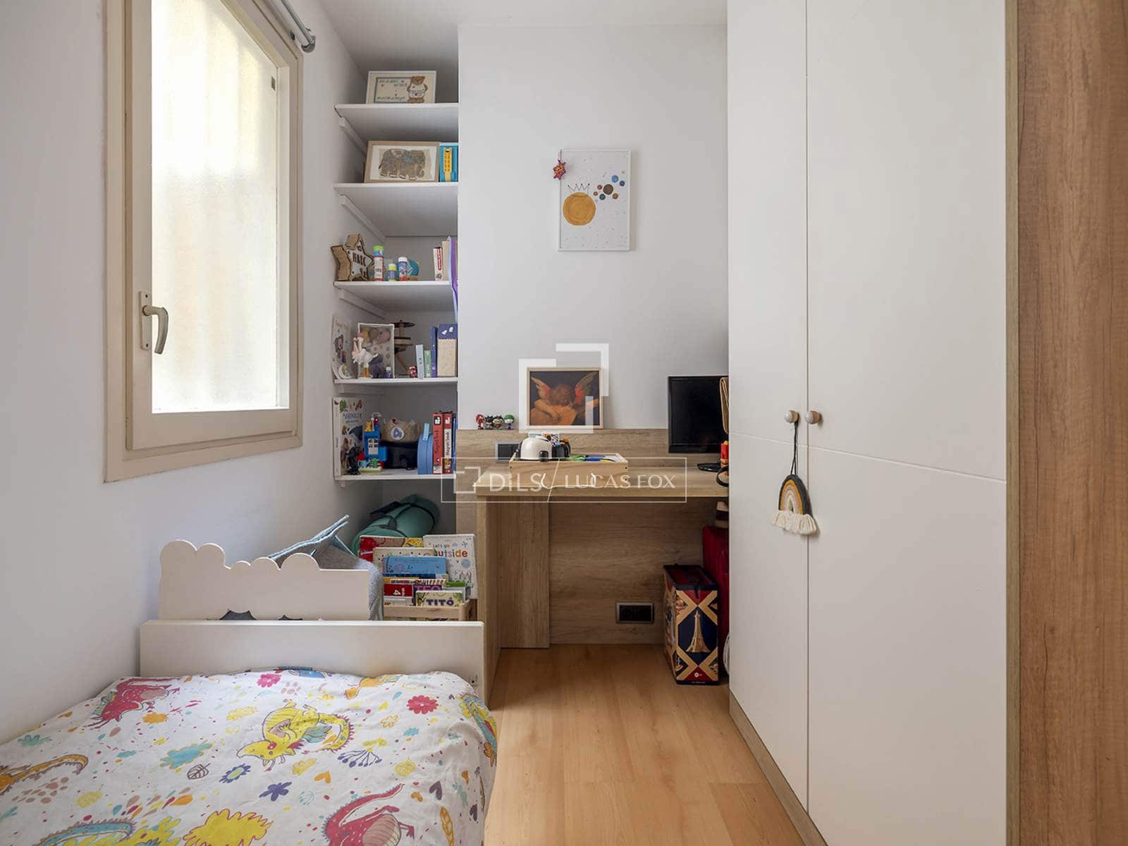 3 bedroom Apartment for sale in Barcelona city - € 450,000 (Ref: 9524578)