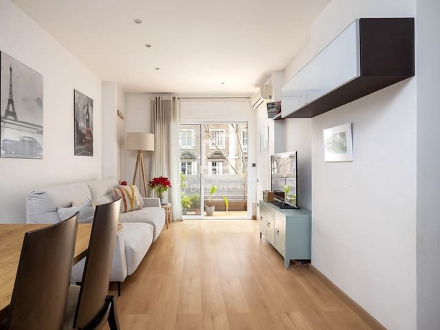 3 bedroom Apartment for sale in La Sagrada Família, Barcelona city - € 450,000 (Ref: 9524578)