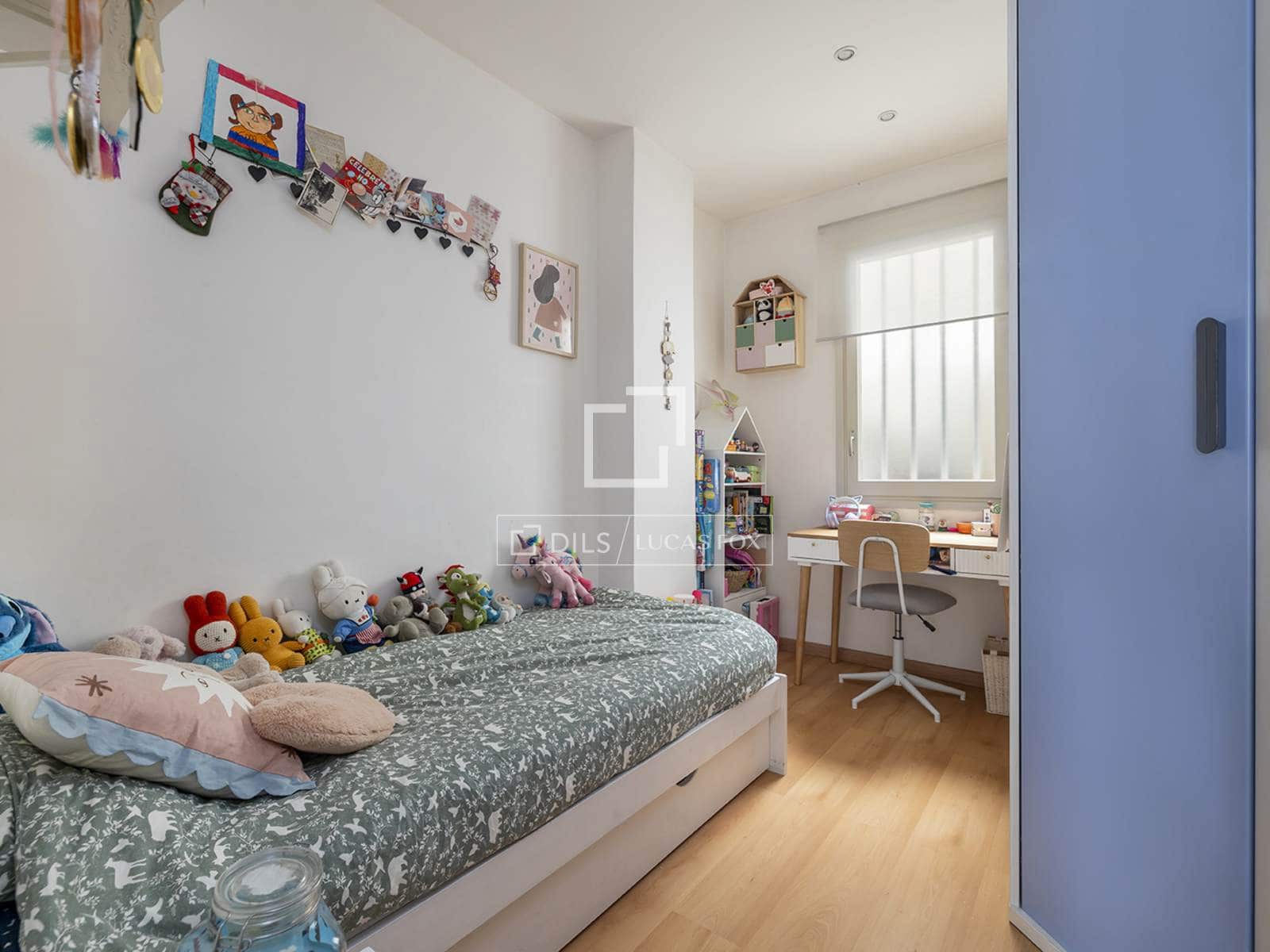 3 bedroom Apartment for sale in Barcelona city - € 450,000 (Ref: 9524578)