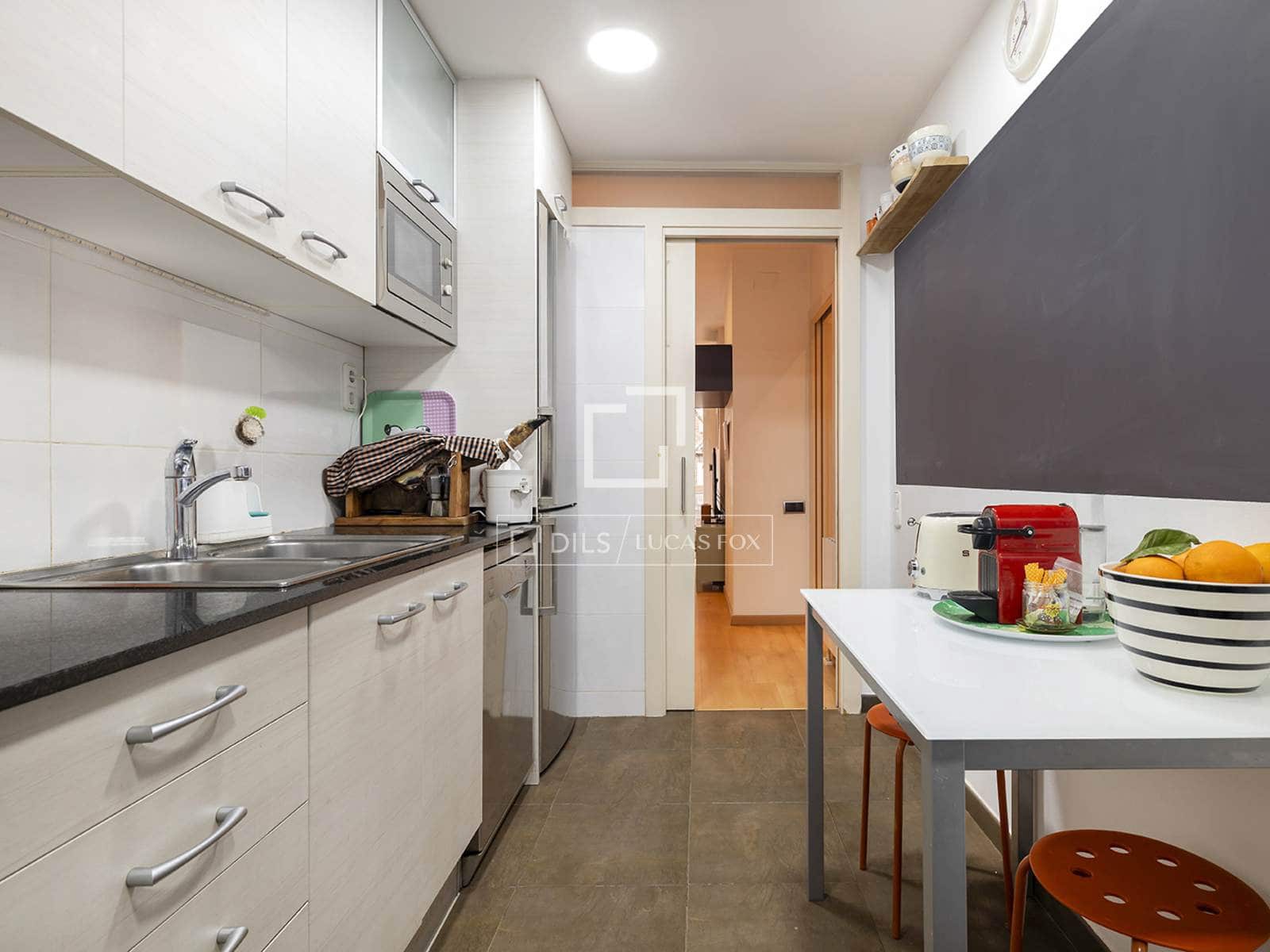 3 bedroom Apartment for sale in Barcelona city - € 450,000 (Ref: 9524578)