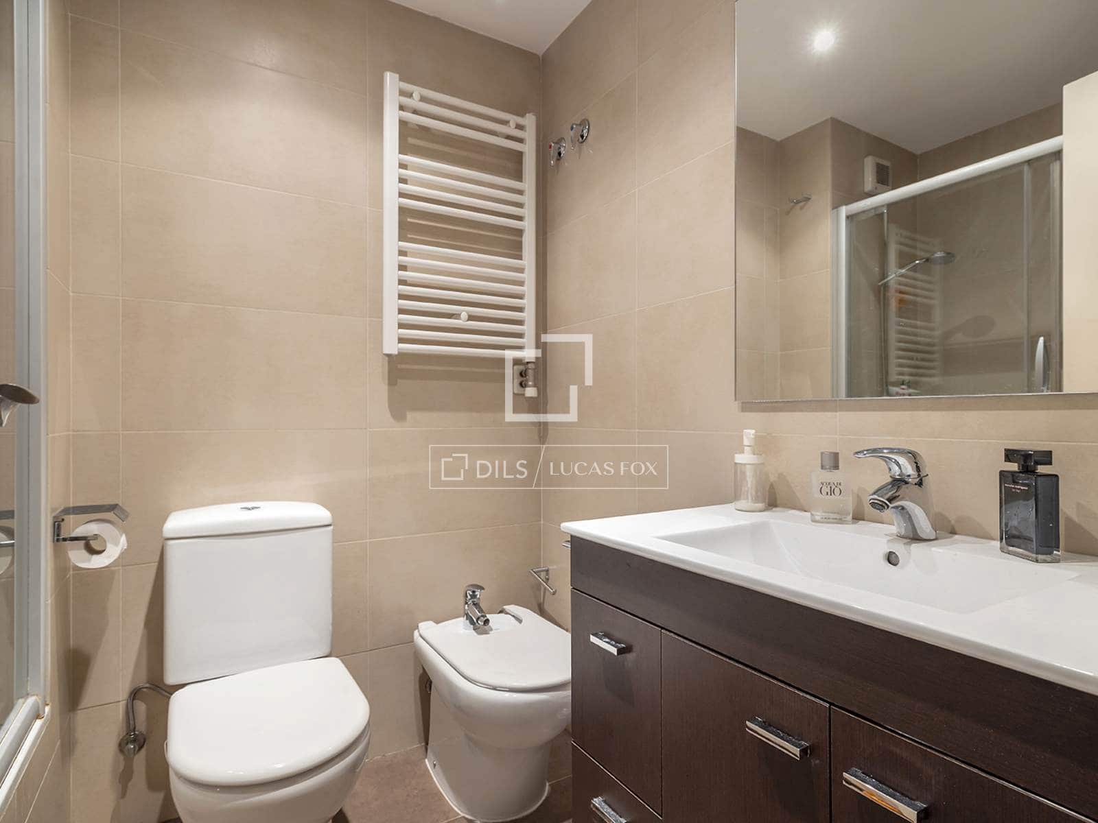 3 bedroom Apartment for sale in Barcelona city - € 450,000 (Ref: 9524578)