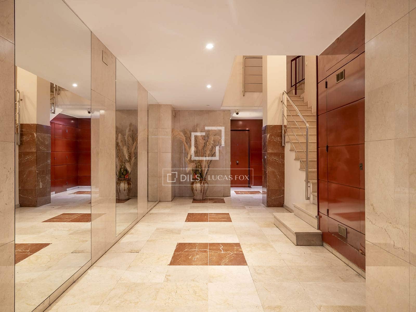 3 bedroom Apartment for sale in Barcelona city - € 450,000 (Ref: 9524578)