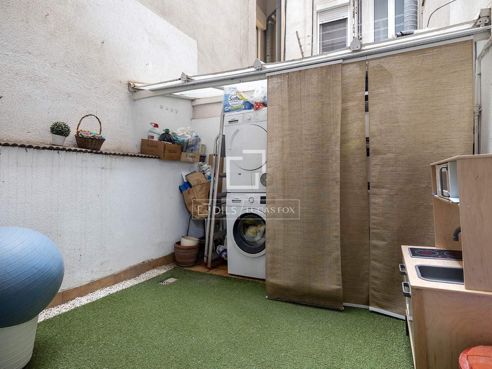 3 bedroom Apartment for sale in Barcelona city - € 450,000 (Ref: 9524578)