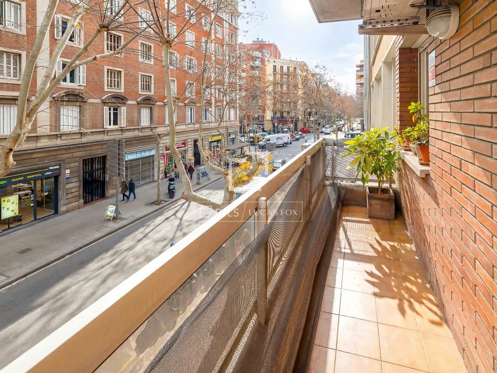 3 bedroom Apartment for sale in Barcelona city - € 450,000 (Ref: 9524578)