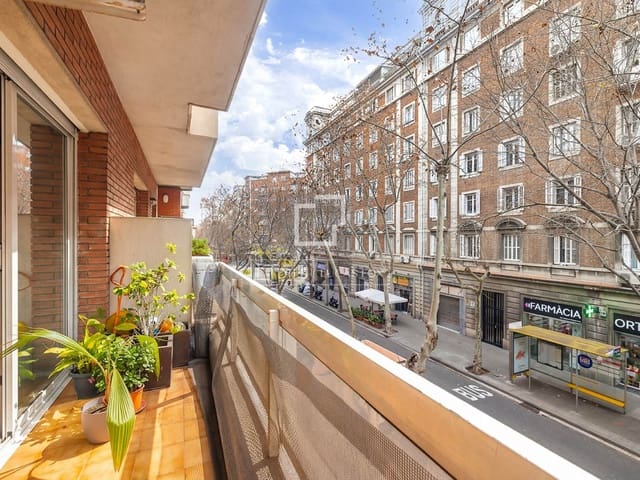 3 bedroom Apartment for sale in La Sagrada Família, Barcelona city - € 450,000 (Ref: 9524578)