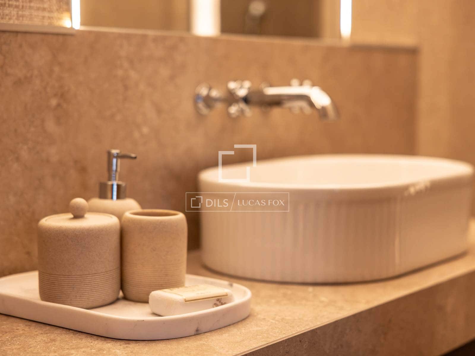 5 slaapkamer Appartement te huur in Madrid stad - € 18.000 (Ref: 9524579)