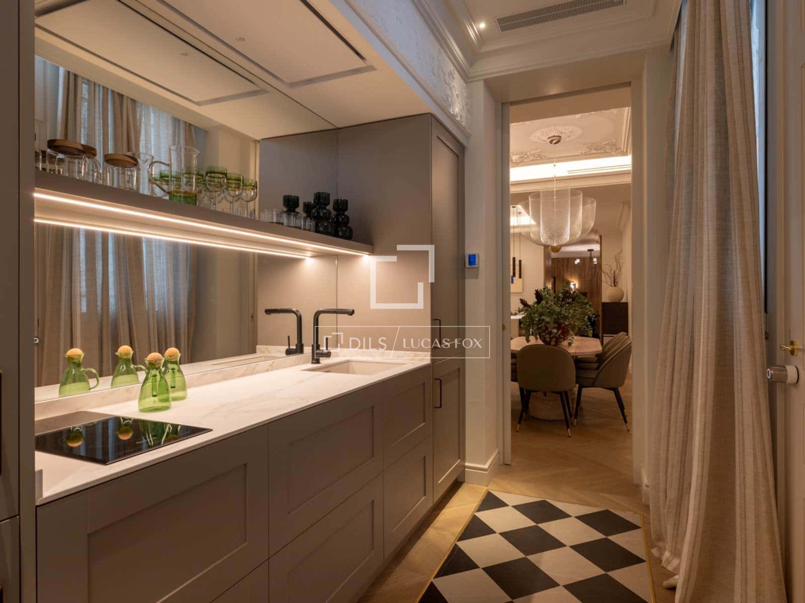 5 slaapkamer Appartement te huur in Madrid stad - € 18.000 (Ref: 9524579)