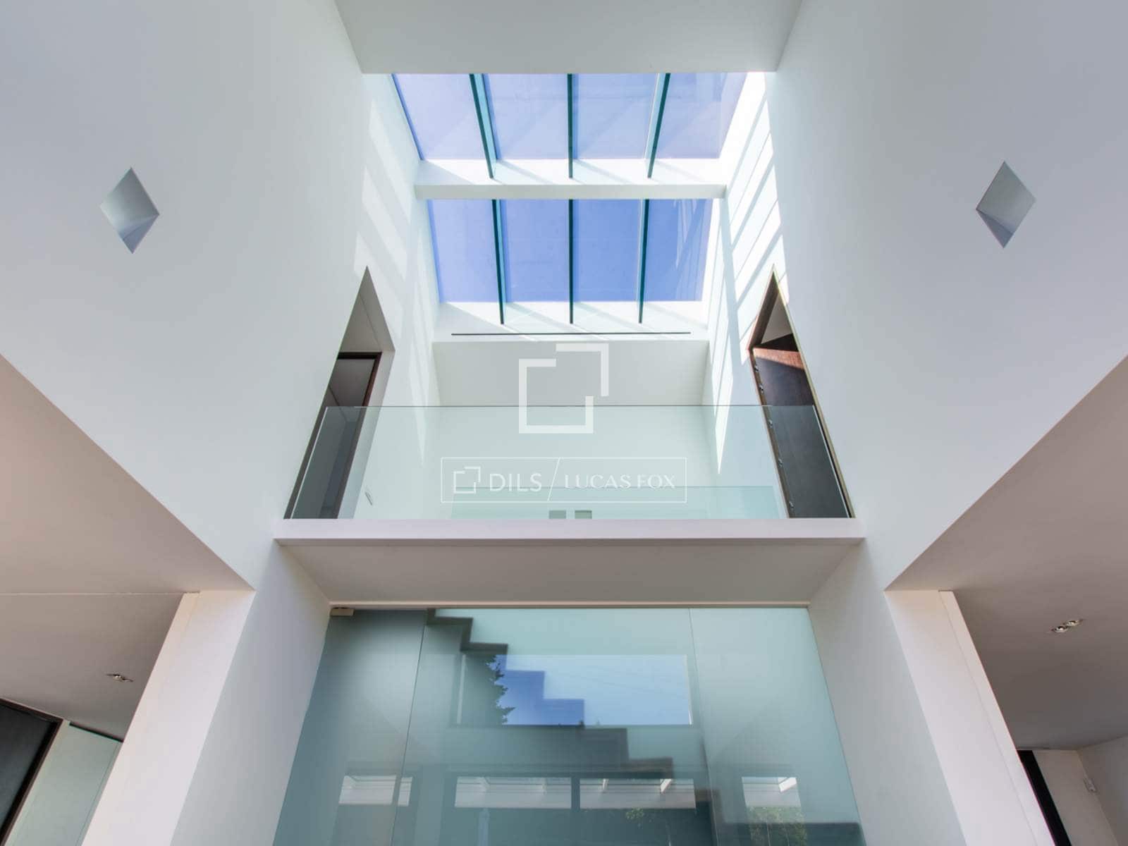 4 bedroom Villa for sale in Pozuelo de Alarcon with pool garage - € 2,450,000 (Ref: 9524778)