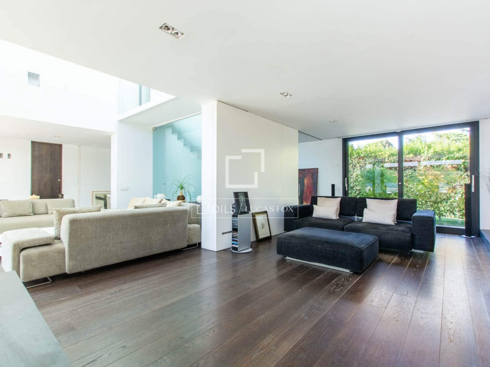 4 bedroom Villa for sale in Pozuelo de Alarcon with pool garage - € 2,450,000 (Ref: 9524778)