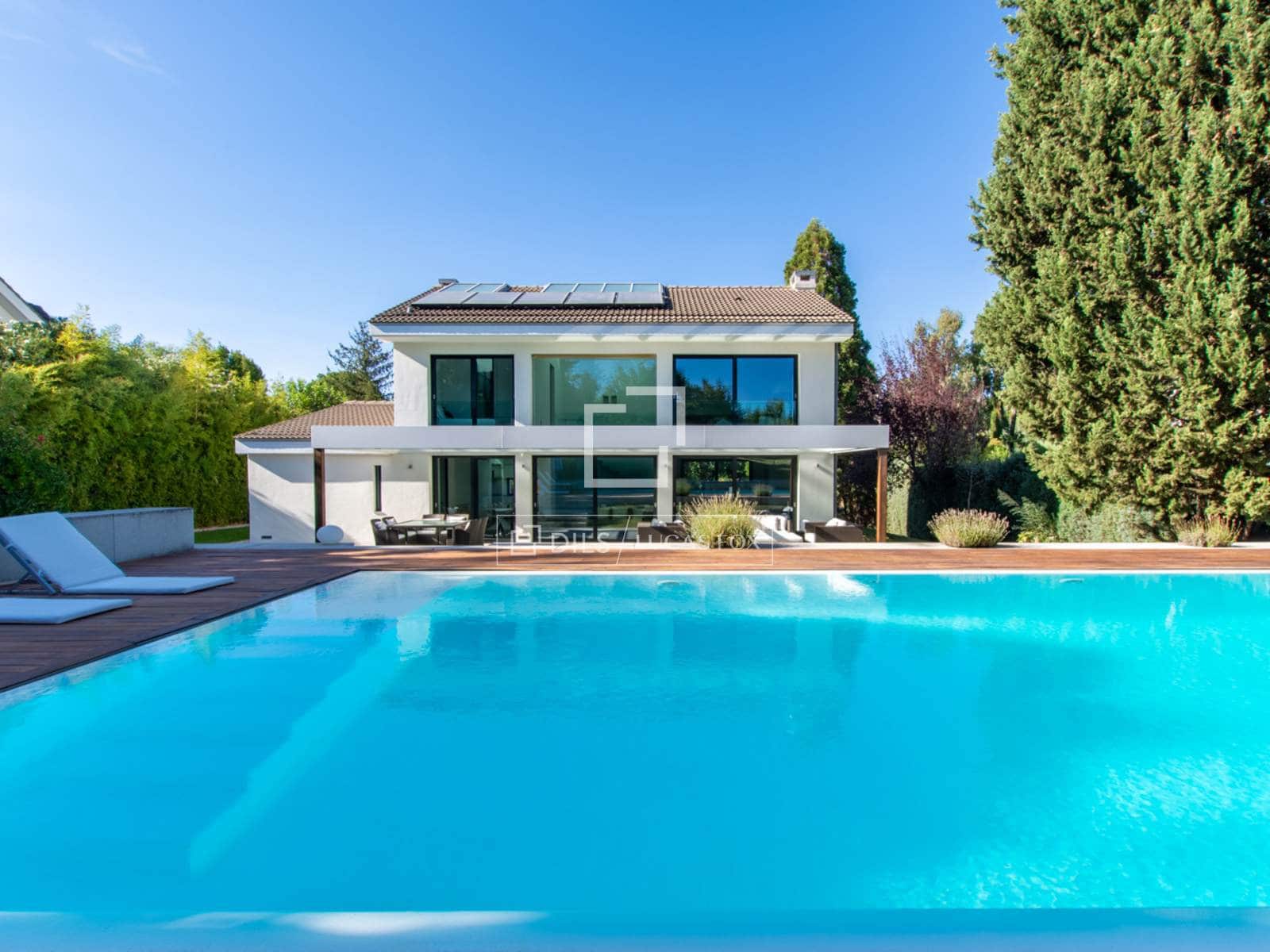 4 bedroom Villa for sale in Pozuelo de Alarcon with pool garage - € 2,450,000 (Ref: 9524778)