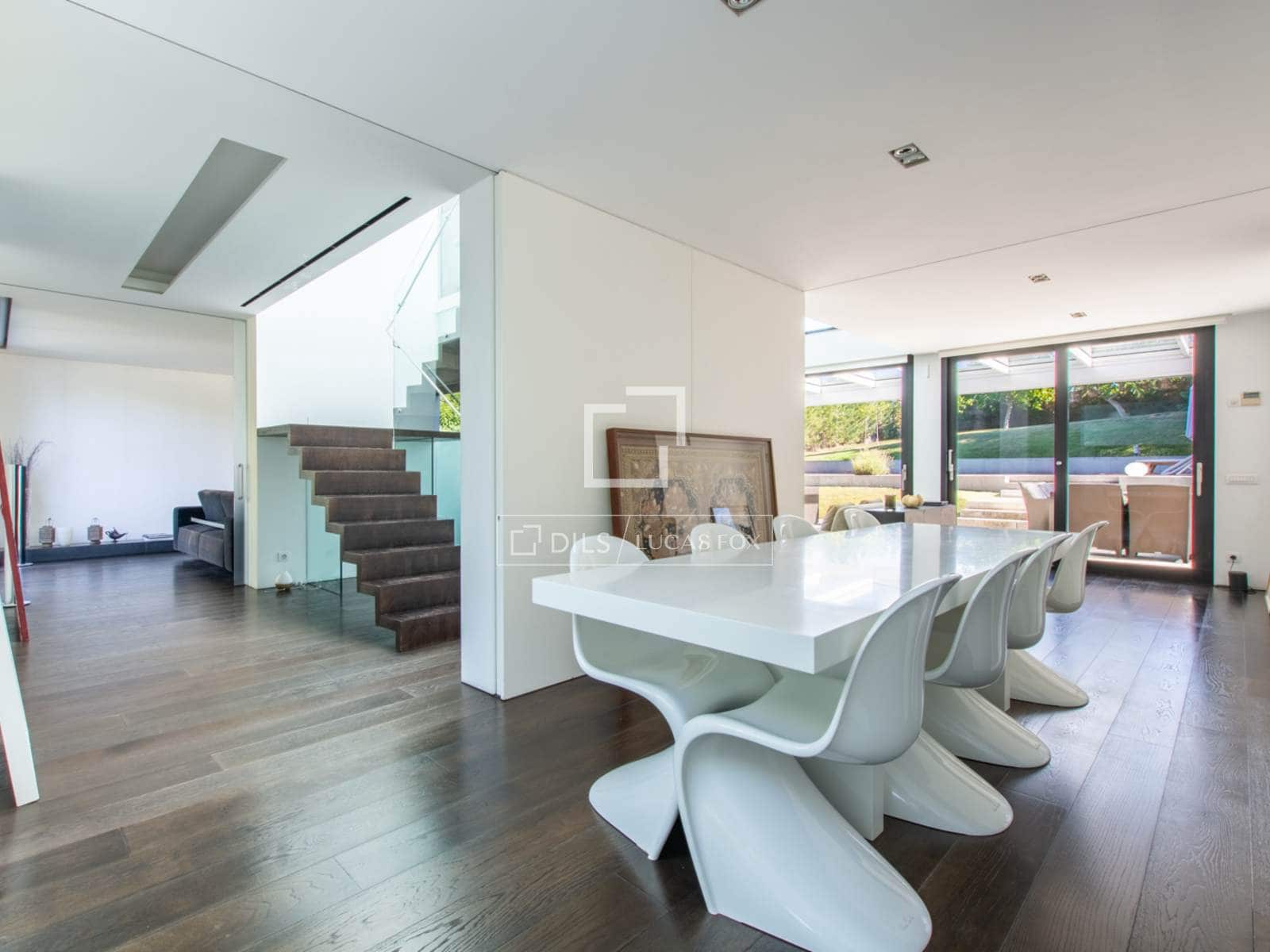 4 bedroom Villa for sale in Pozuelo de Alarcon with pool garage - € 2,450,000 (Ref: 9524778)