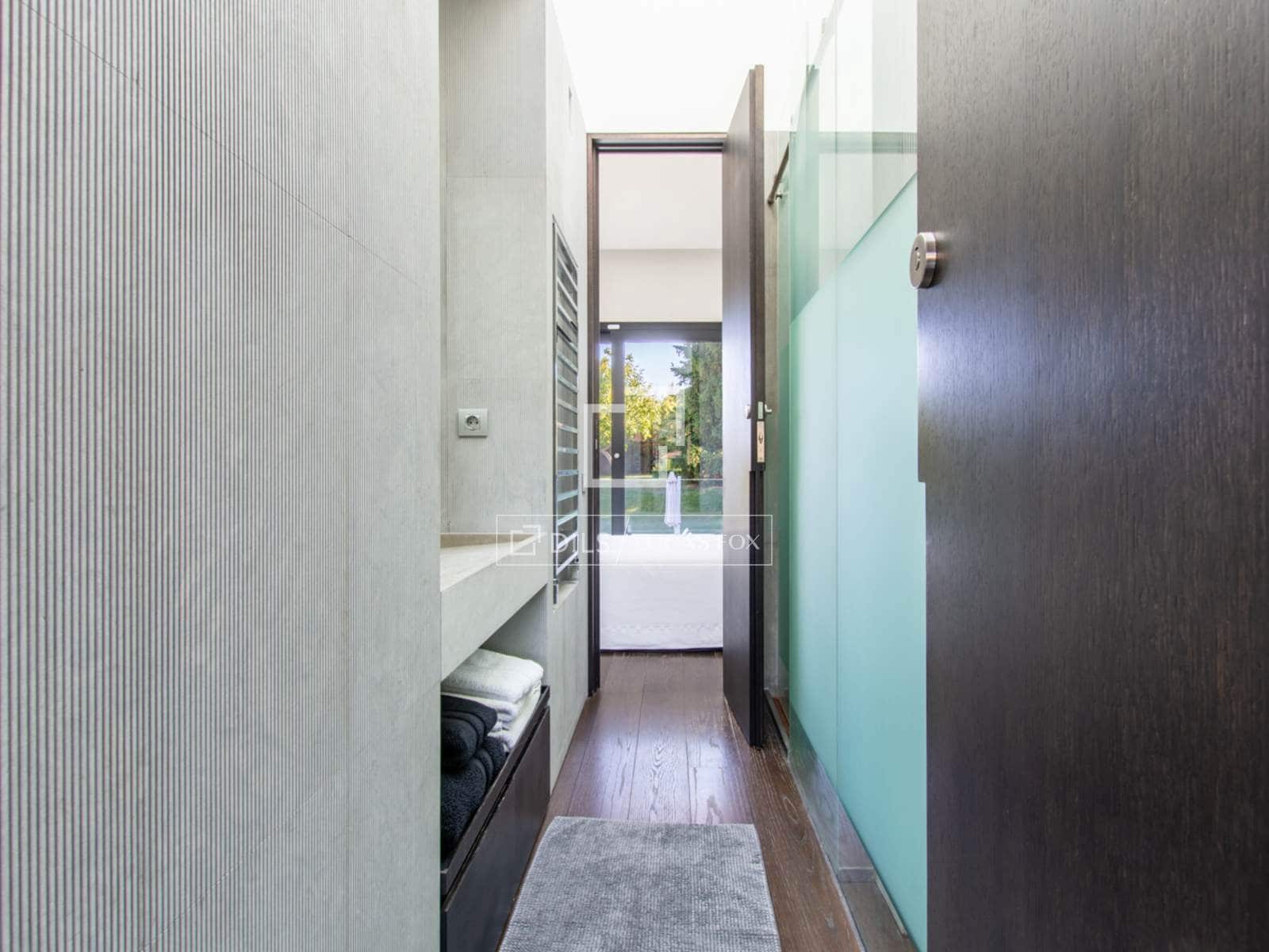 4 bedroom Villa for sale in Pozuelo de Alarcon with pool garage - € 2,450,000 (Ref: 9524778)