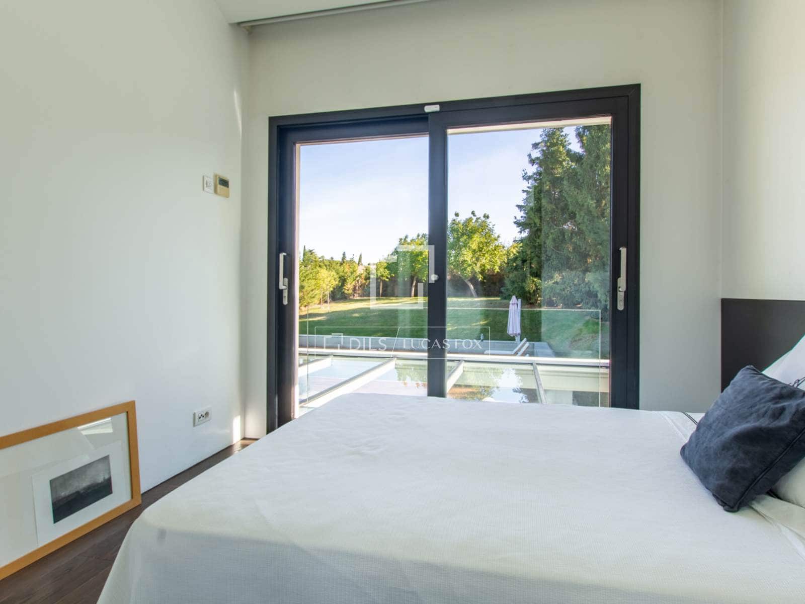 4 bedroom Villa for sale in Pozuelo de Alarcon with pool garage - € 2,450,000 (Ref: 9524778)
