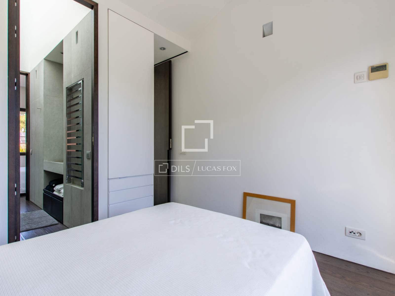 4 bedroom Villa for sale in Pozuelo de Alarcon with pool garage - € 2,450,000 (Ref: 9524778)