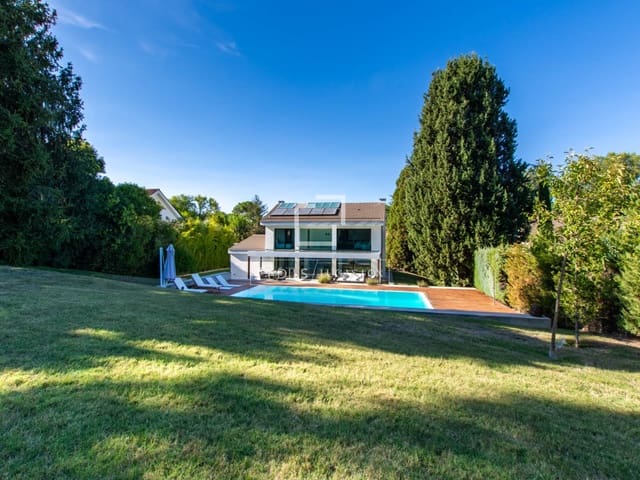 4 bedroom Villa for sale in Pozuelo de Alarcón with pool garage - € 2,450,000 (Ref: 9524778)