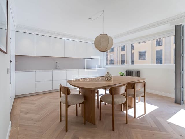 3 sovrum Lägenhet till salu i Rios Rosas, Madrid stad med garage - 1 675 000 € (Ref: 9524779)