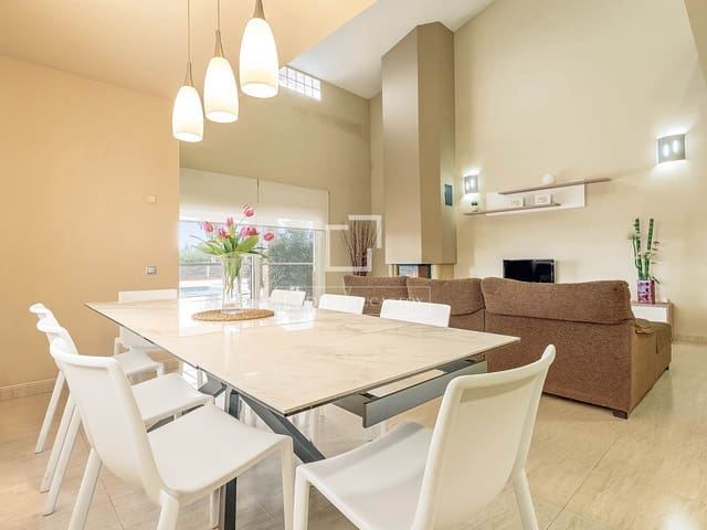 5 slaapkamer Villa te koop in Deltebre met zwembad garage - € 695.000 (Ref: 9525070)