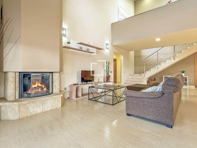 5 slaapkamer Villa te koop in Deltebre met zwembad garage - € 695.000 (Ref: 9525070)