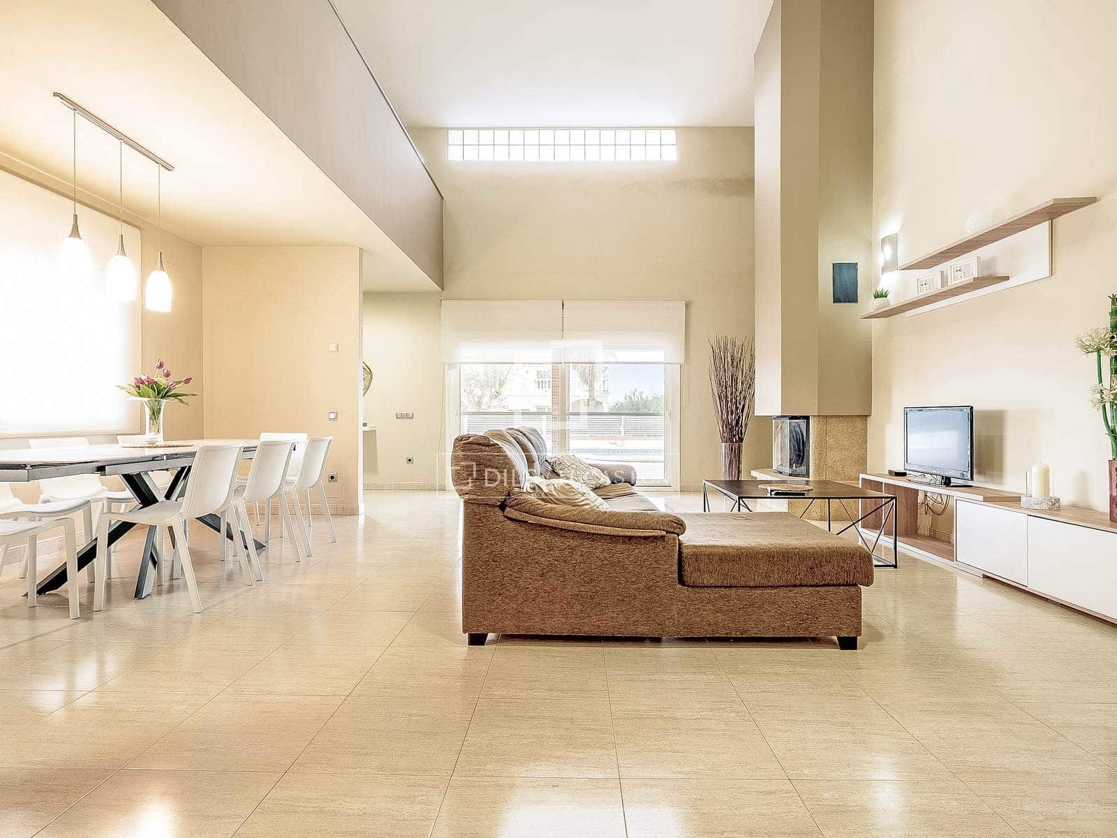 5 slaapkamer Villa te koop in Deltebre met zwembad garage - € 695.000 (Ref: 9525070)