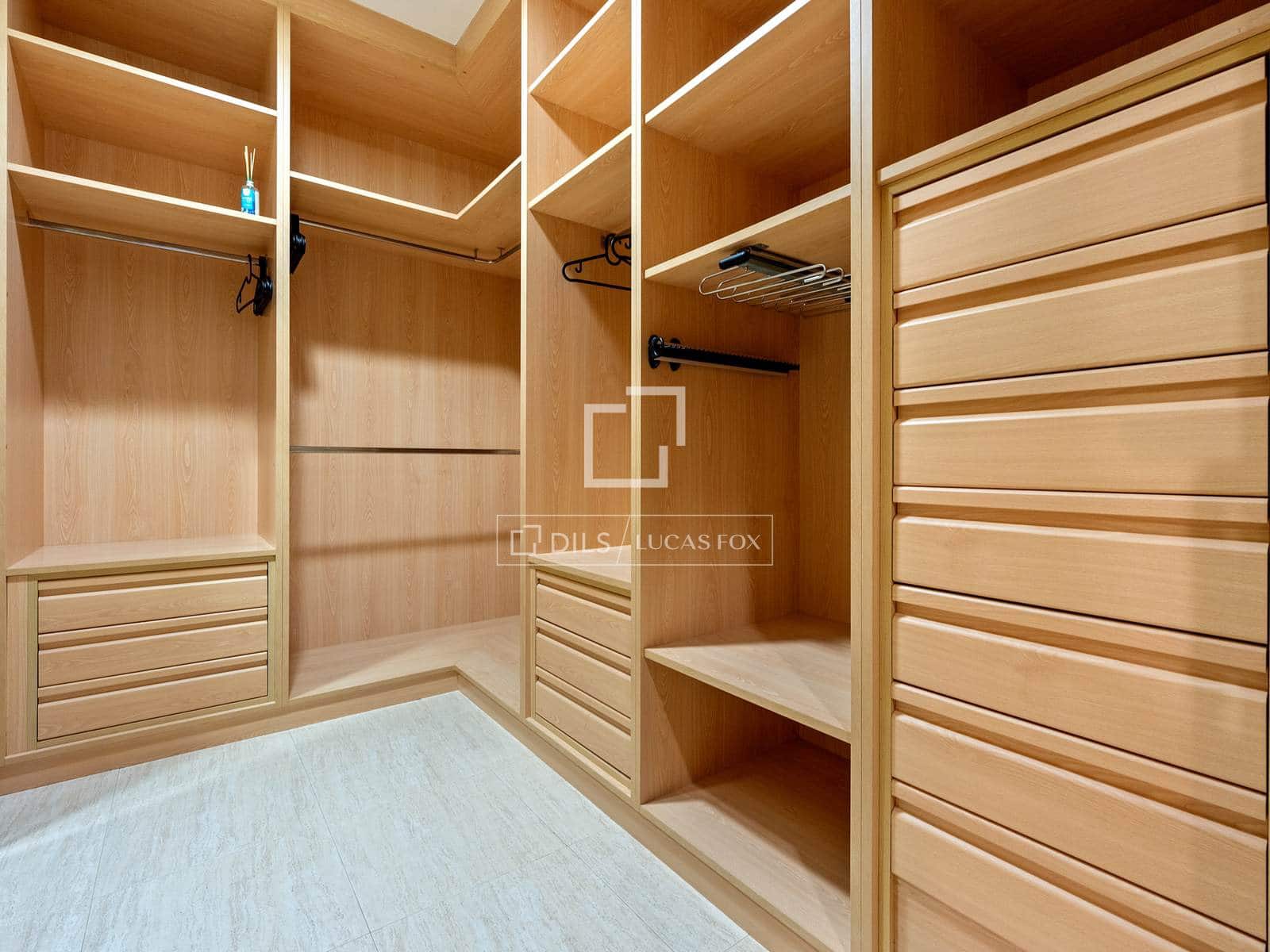 5 slaapkamer Villa te koop in Deltebre met zwembad garage - € 695.000 (Ref: 9525070)