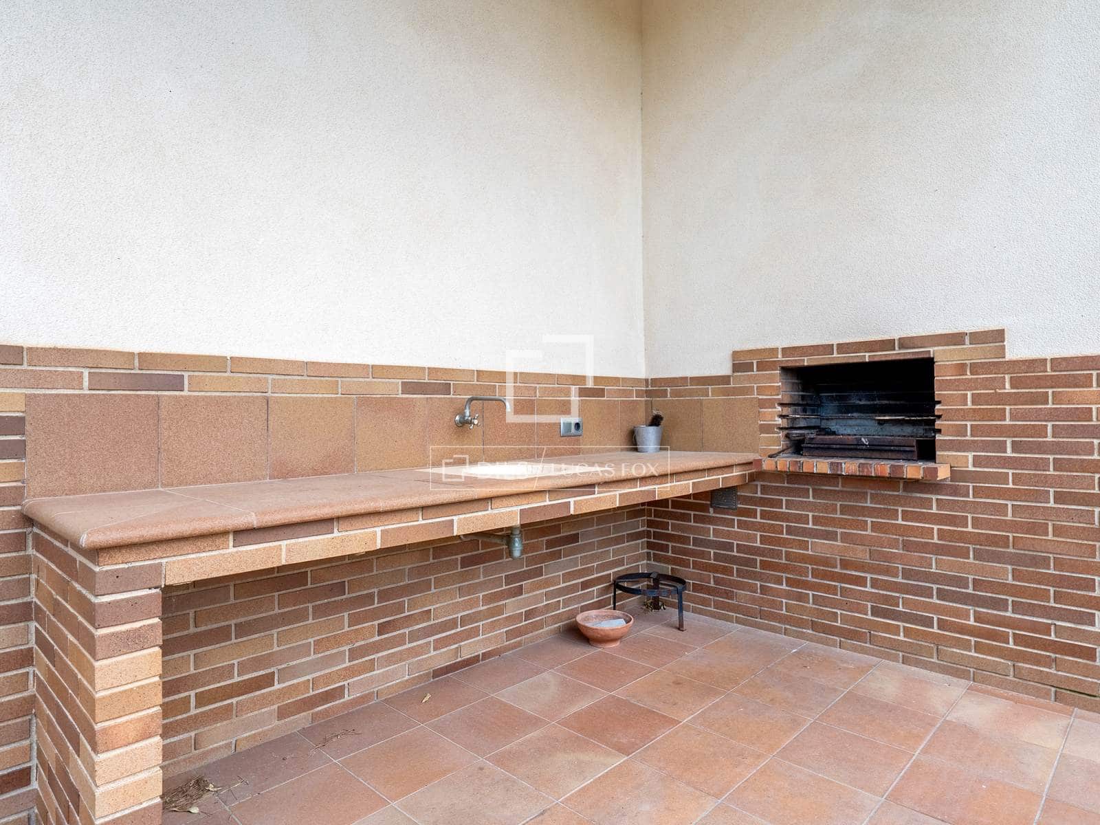 5 slaapkamer Villa te koop in Deltebre met zwembad garage - € 695.000 (Ref: 9525070)